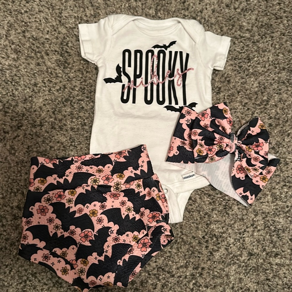 Spooky Vibes Pink Halloween Bats set